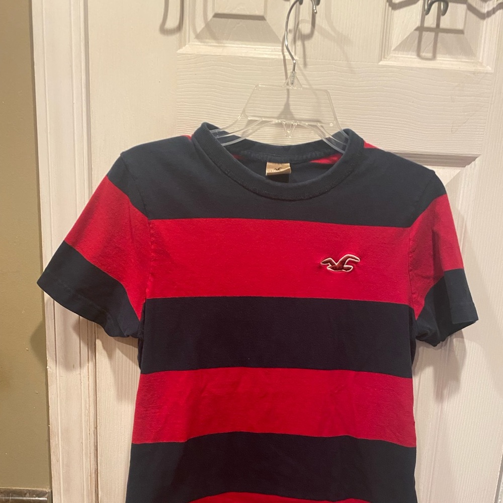 Hollister Blue & Red Classically Striped Shirt for Boys. Great Condition! Size M